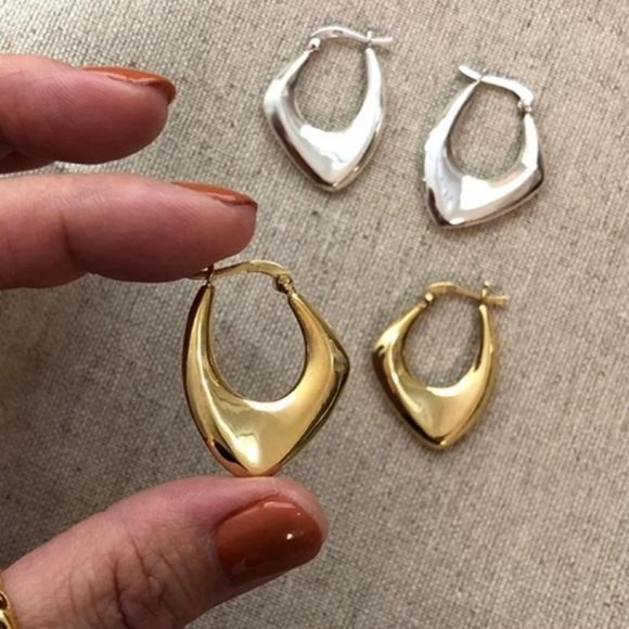 NEW 18K GOLD IRREGULAR HOOP EARRINGS, NICE EARRINGS, CUTE EARRINGS - Picture 5 of 6